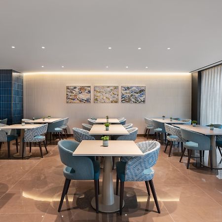 Eurostars Aliados Hotel ปอร์โต ภายนอก รูปภาพ The lounge at the airport