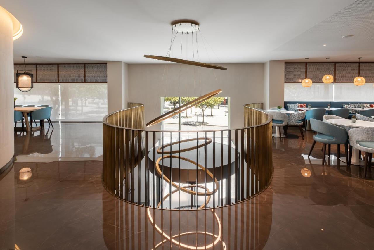 Eurostars Aliados Hotel ปอร์โต ภายนอก รูปภาพ The interior of the restaurant