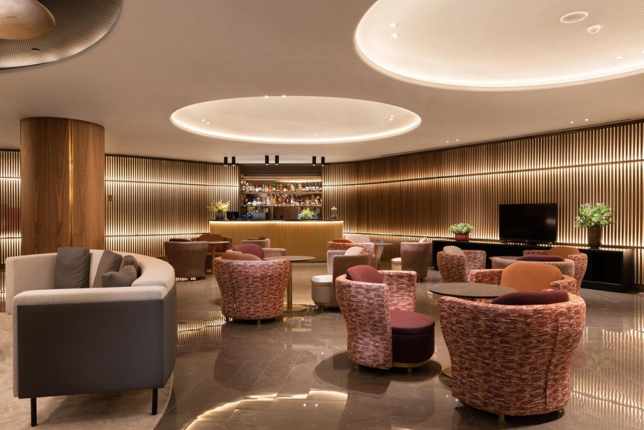 Eurostars Aliados Hotel ปอร์โต ภายนอก รูปภาพ The lounge at the airport