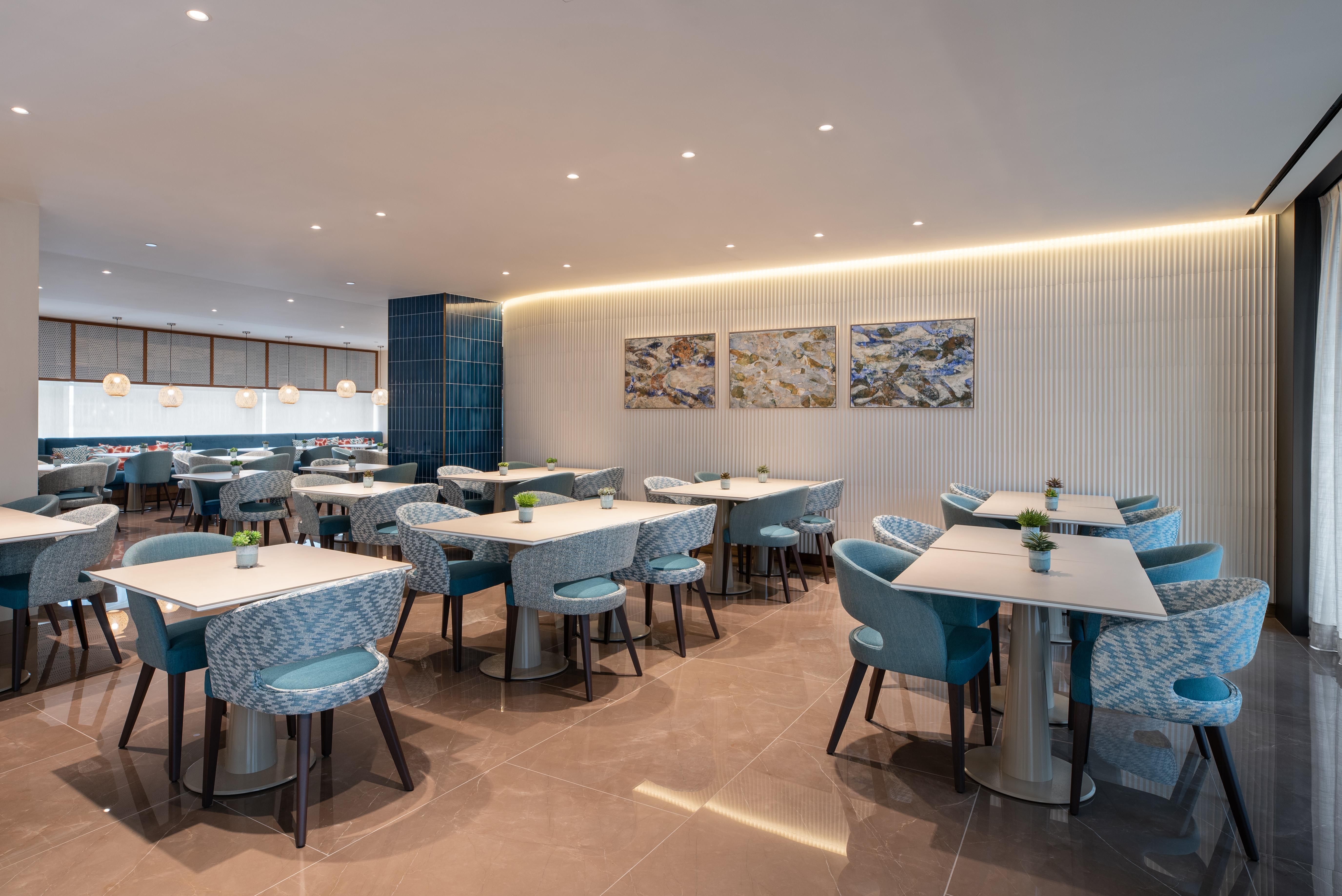 Eurostars Aliados Hotel ปอร์โต ภายนอก รูปภาพ The lounge at the airport