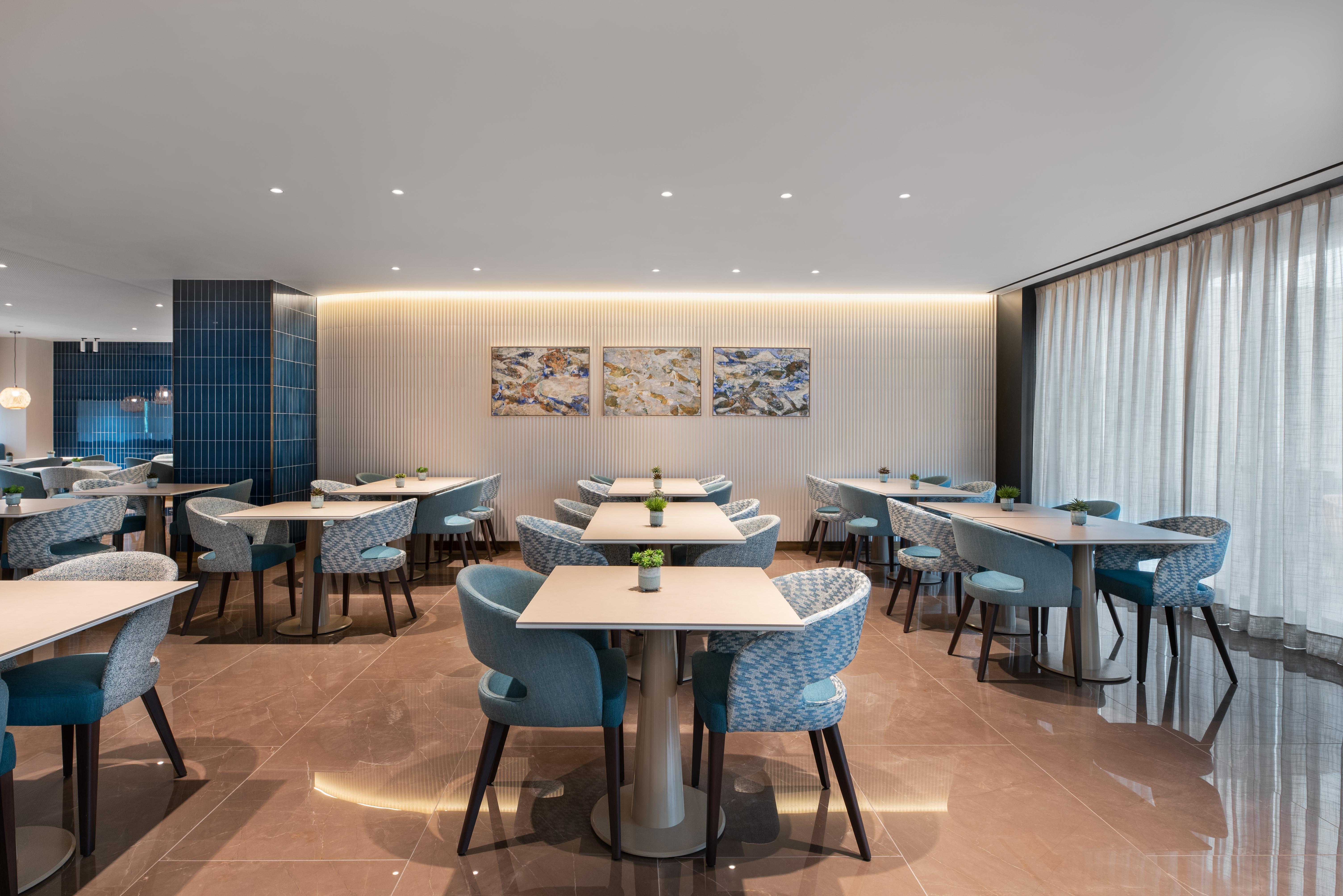 Eurostars Aliados Hotel ปอร์โต ภายนอก รูปภาพ The lounge at the airport