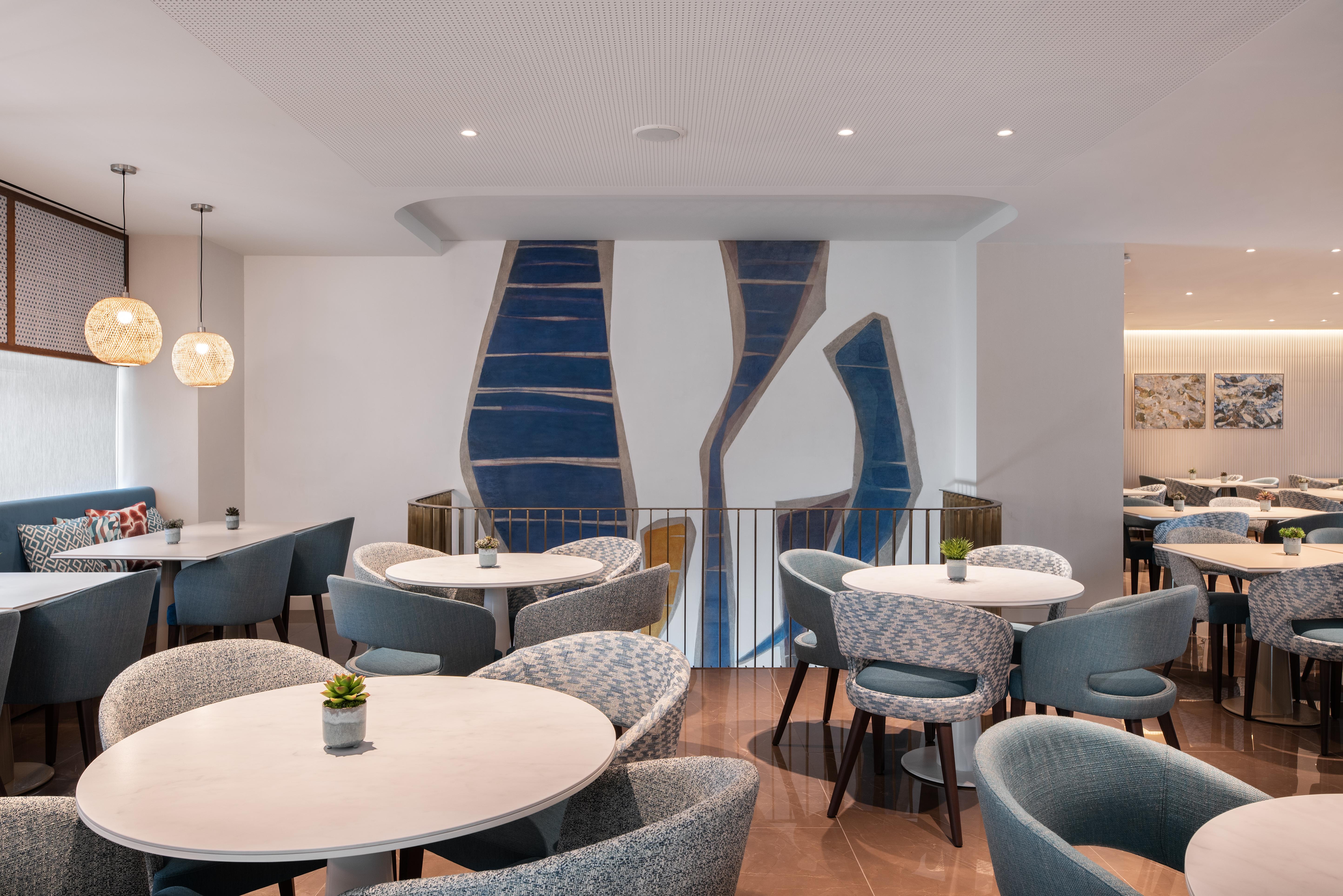 Eurostars Aliados Hotel ปอร์โต ภายนอก รูปภาพ The lounge at the airport