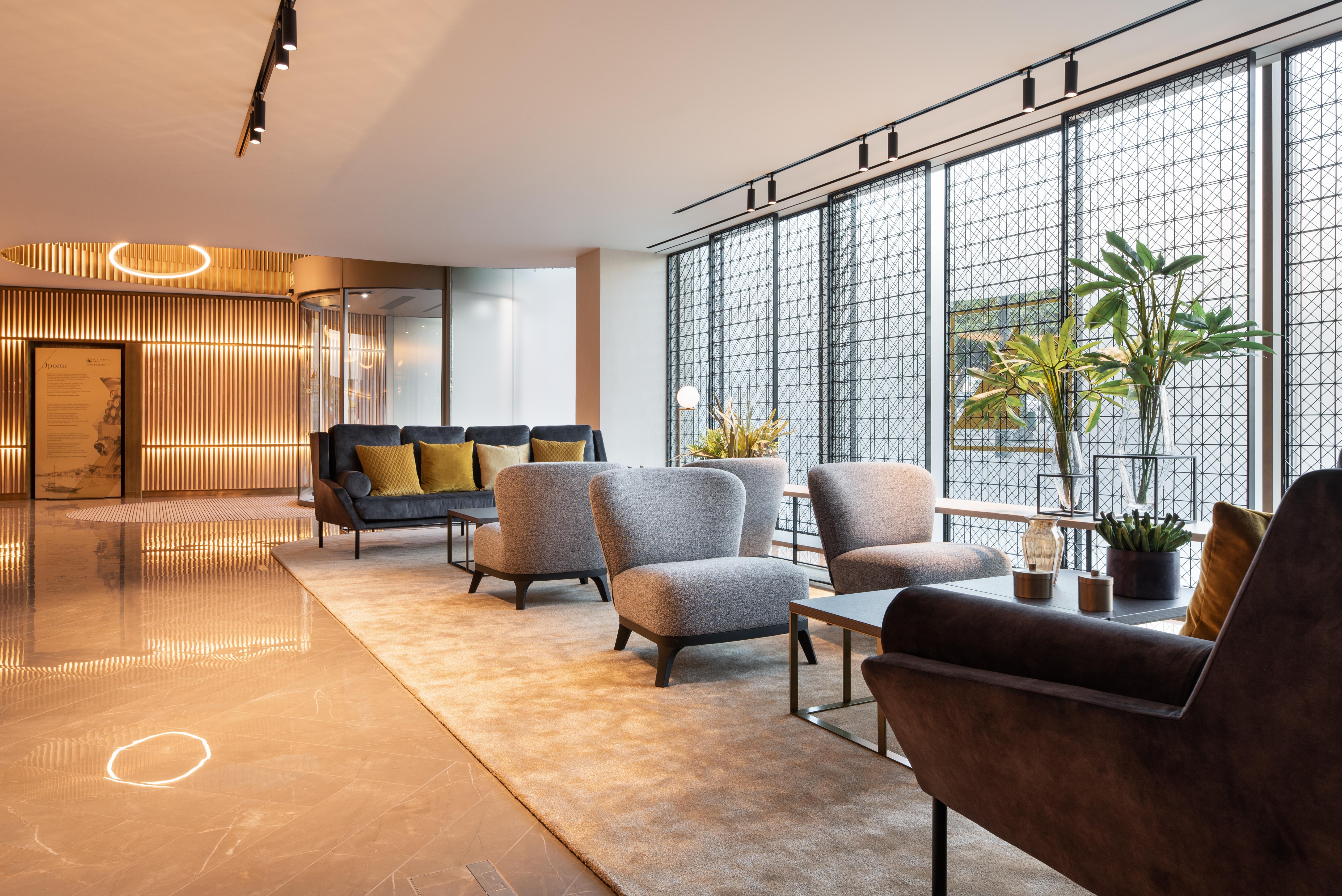 Eurostars Aliados Hotel ปอร์โต ภายนอก รูปภาพ The lounge at the airport